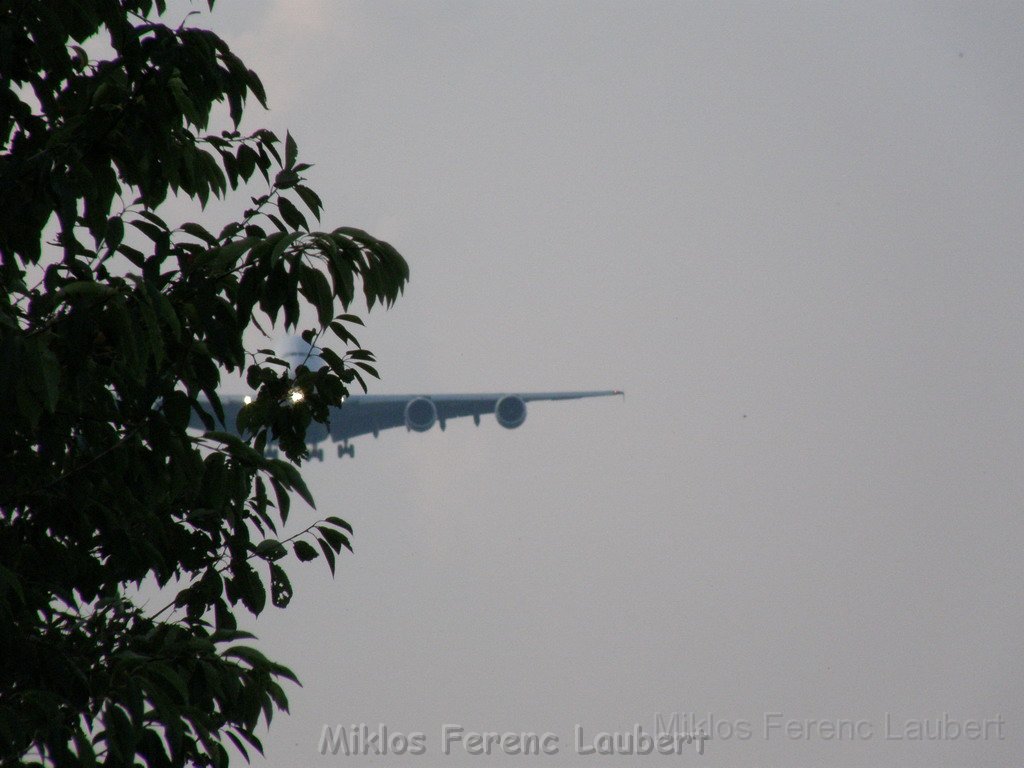 Warten auf den Airbus 380 Koeln Bonn P275.JPG